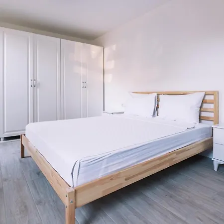 Apartman Comfy Flat W Patio 3 Min To Beach In *