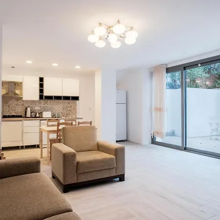 Daire Comfy Flat W Patio 3 Min To Beach In