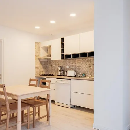 Comfy Flat W Patio 3 Min To Beach In Daire