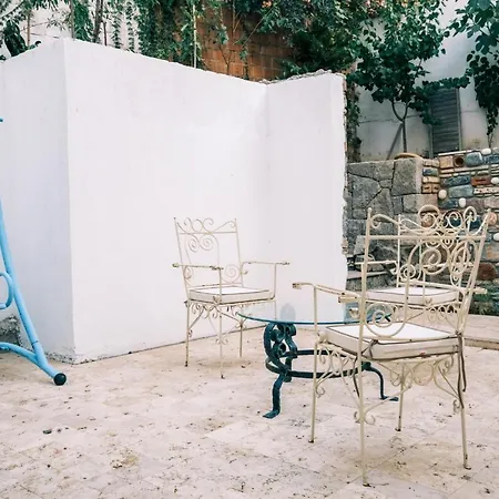Comfy Flat W Patio 3 Min To Beach In Appartamento