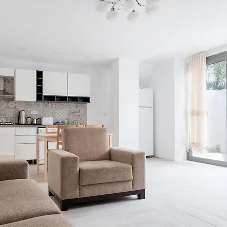 Appartamento Comfy Flat W Patio 3 Min To Beach In